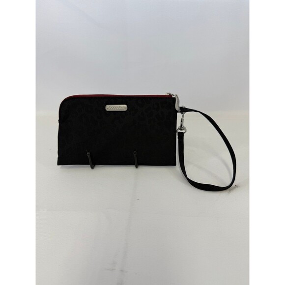 Baggallini Clutch Wristlet Cheetah Black - Picture 1 of 6